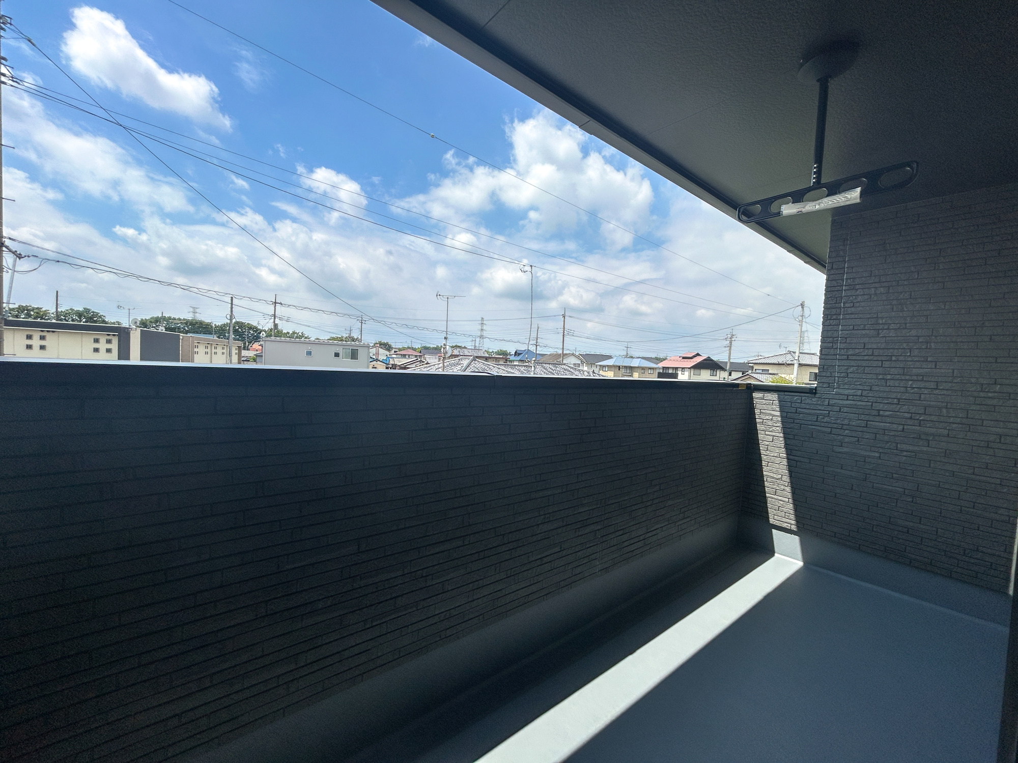 伊勢崎市新栄町第3期　新築住宅全1棟のバルコニー|インナーバルコニーなので急な雨でも安心♪広々としたバルコニーで日々の洗濯物はもちろん、布団などの大物もたくさん干していただけます♪