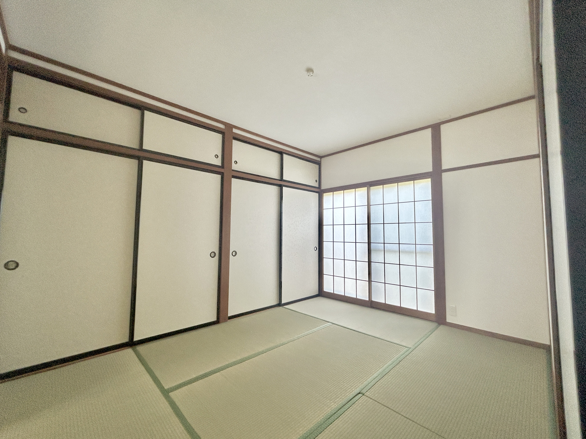 伊勢崎市山王町1期　中古住宅の和室|明るい陽射しが射し込む心地良い空間です♪

