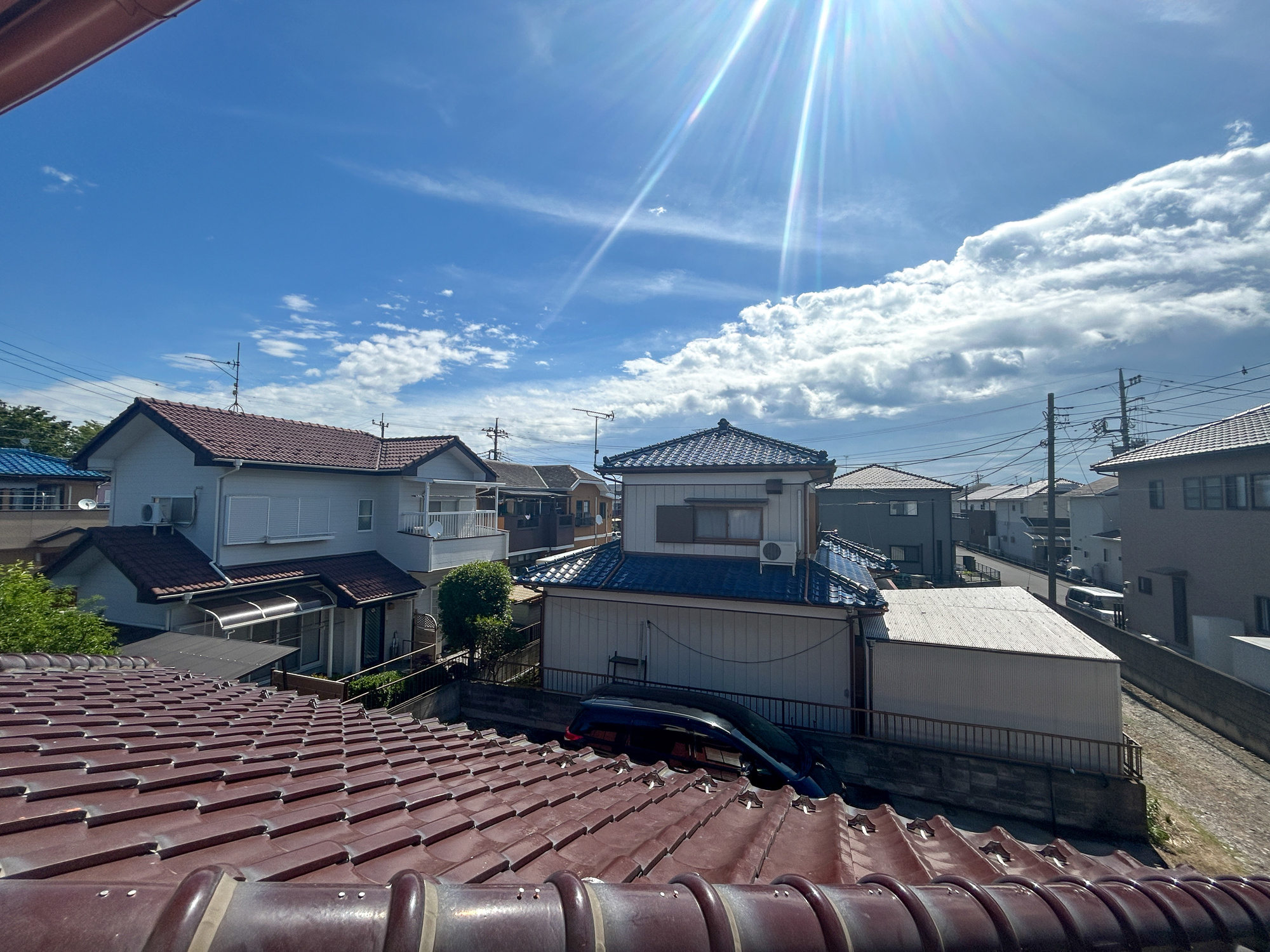 伊勢崎市山王町1期　中古住宅の展望|閑静な住宅地で子育て家族にピッタリ。毎日のお散歩も快適な緑に恵まれたエリアで、自然に包まれた穏やかな暮らしを実現するための、ゆとりある住環境が整っています。緑の潤いを感じながらホッと生活できそう。