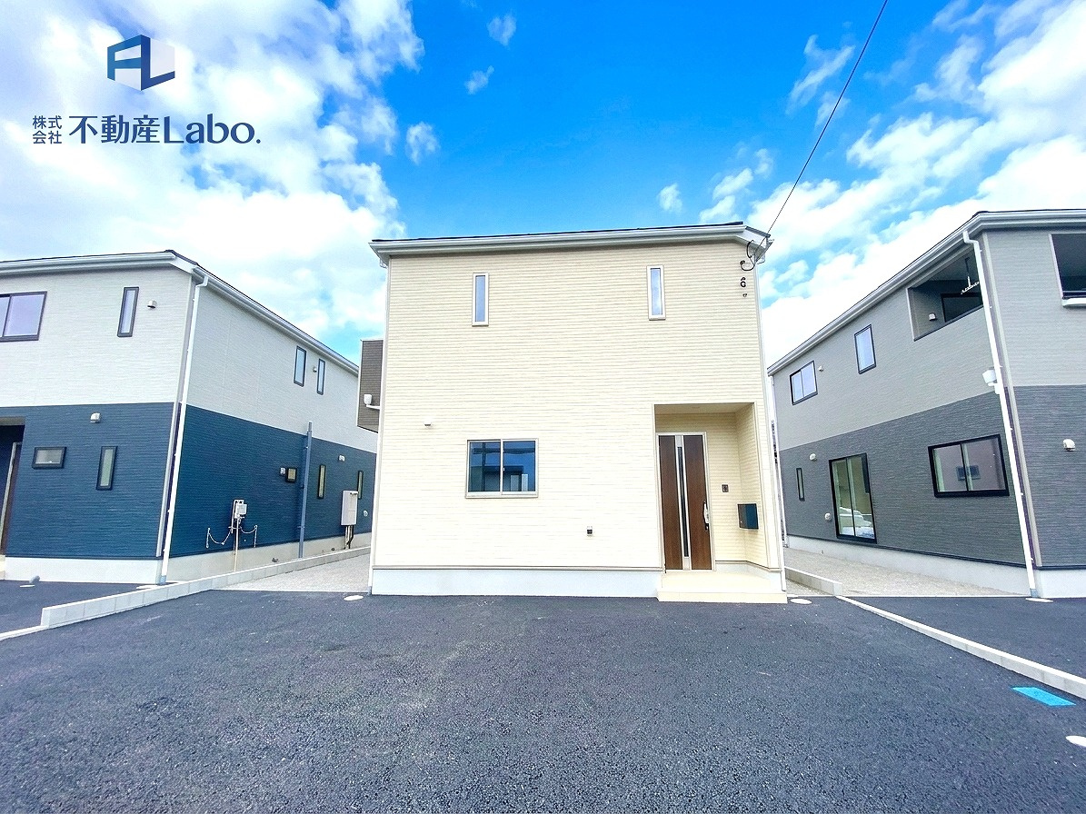 クレイドルガーデン　函南町柏谷第２　～全4棟～の外観|●駐車スペース●
２台以上駐車可能♪
並列駐車のため、車の出し入れが楽々♪