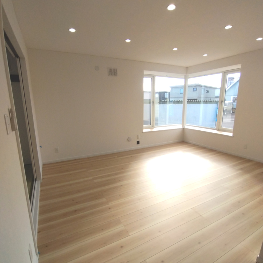 登別市美園町3丁目26-18　リフォーム済中古住宅の居間・リビング