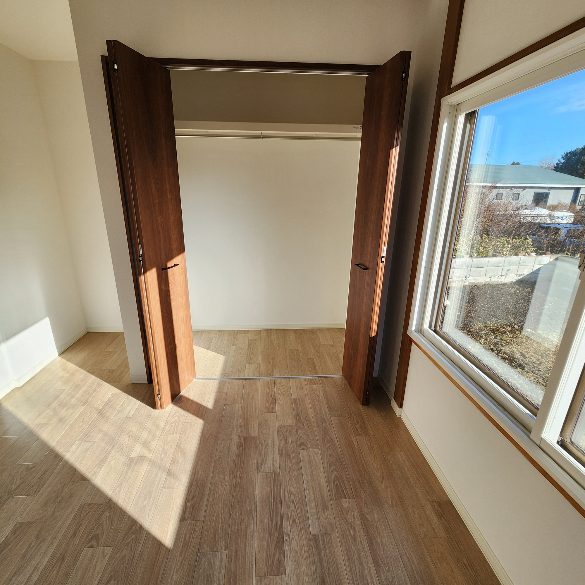 登別市登別本町1丁目32-2　リフォーム済中古住宅の洋室