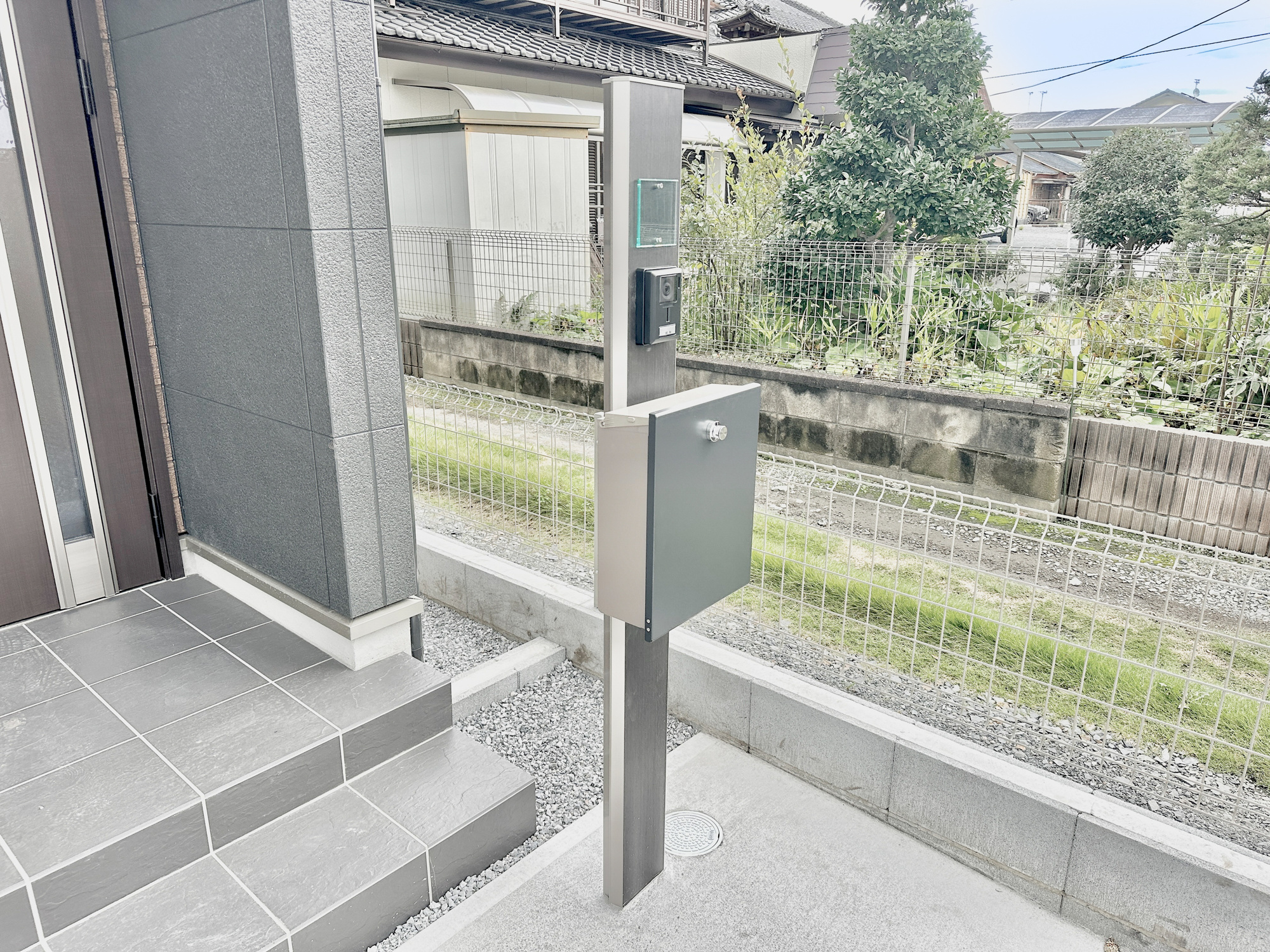 宇都宮市泉が丘７丁目2565　新築住宅全２棟の設備|おしゃれな機能ポールにはポスト、インターフォン、表札設置可能です♪