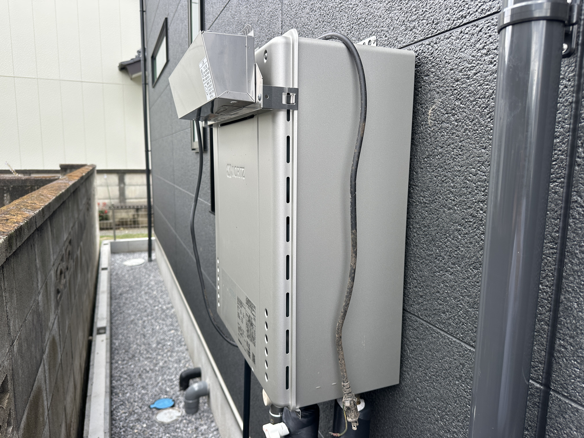 宇都宮市泉が丘７丁目2565　新築住宅全２棟の発電・温水設備|防犯性の高いディンプルキーです!!