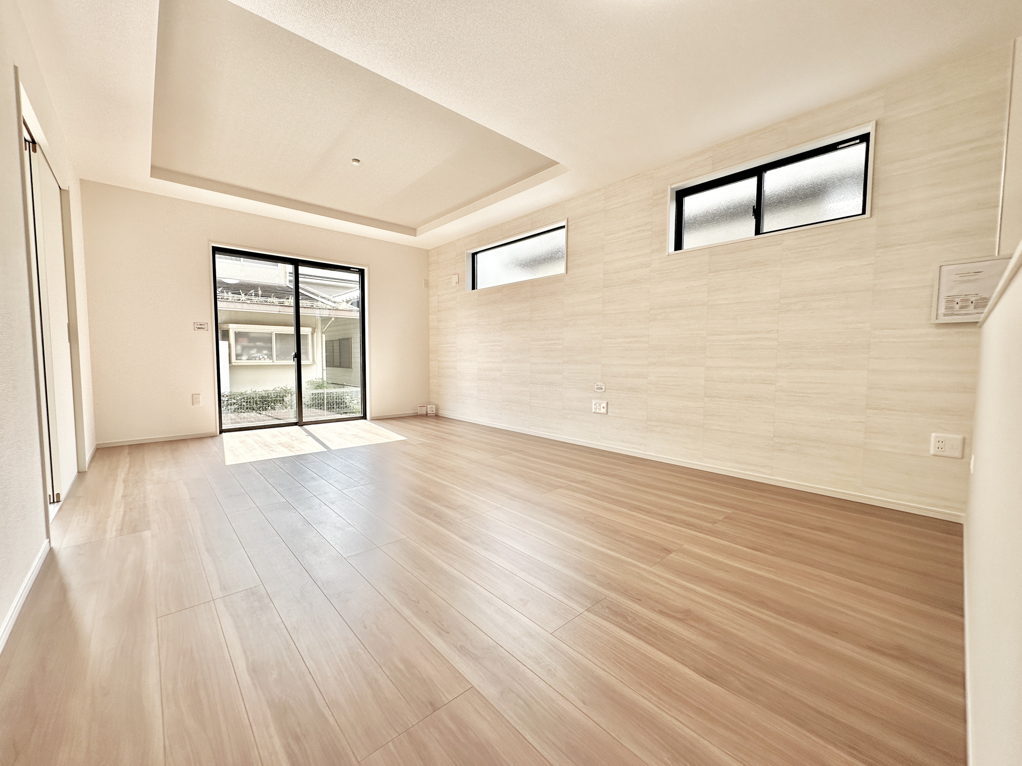 宇都宮市さつき３丁目の新築一戸建の居間・リビング|ここにはみんなが集い、食事と楽しい会話が始まる。話に夢中になりすぎて、ついつい時を忘れてしまう。そんな束の間の幸せを感じさせてくれる場所。