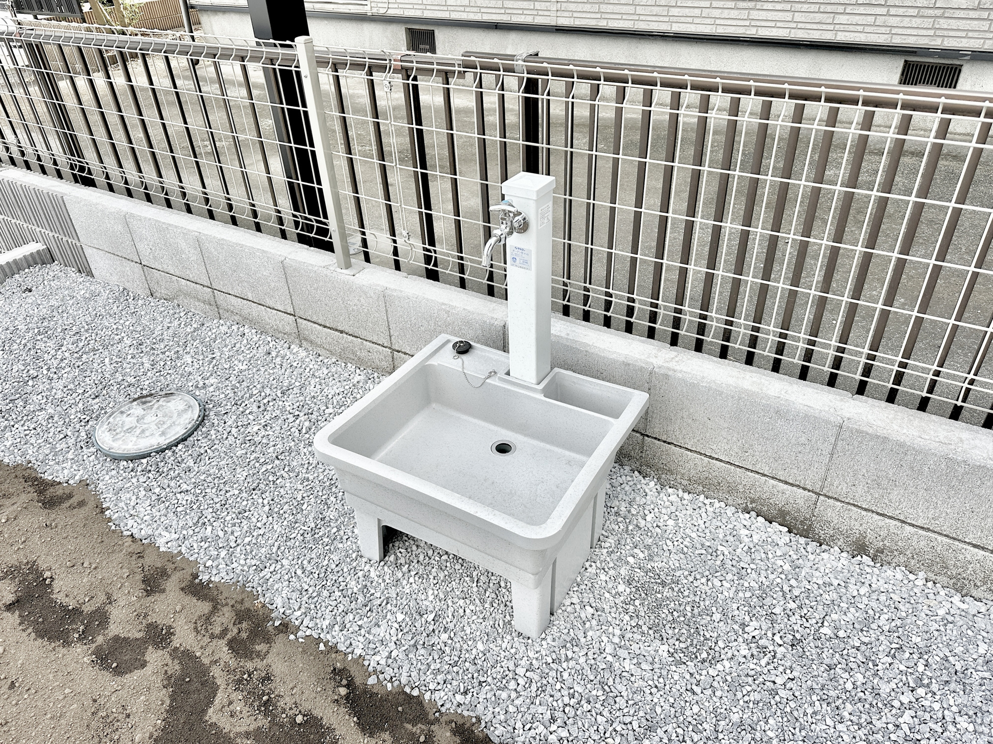 宇都宮市清原台３丁目　新築住宅全３棟の設備|お庭には、立水栓があるのでお子様のお庭遊び後もすぐに手洗いが可能です♪