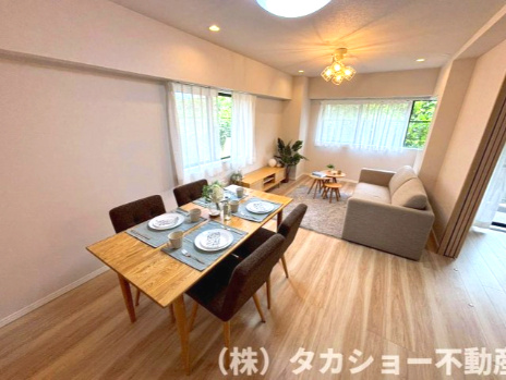 ライオンズガーデン千葉東の居間・リビング