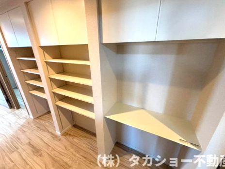 ライオンズステーションプラザ西千葉の収納|廊下にある収納です!