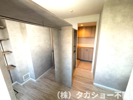 ライオンズステーションプラザ西千葉のその他|玄関横は衣装部屋になってます!
