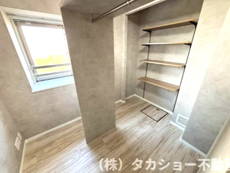 ライオンズステーションプラザ西千葉の内装|玄関横は衣装部屋になってます!