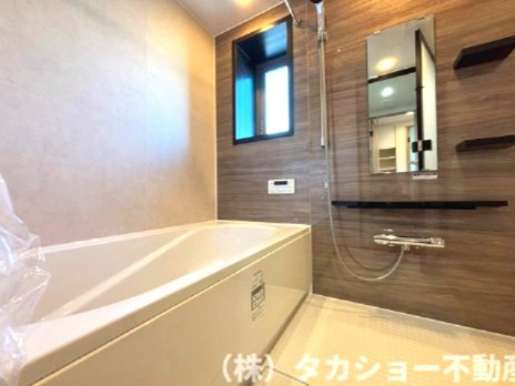 ライオンズステーションプラザ西千葉の浴室|浴室には窓が御座います。