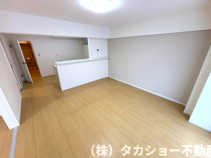 東建検見川マンションB棟の居間・リビング