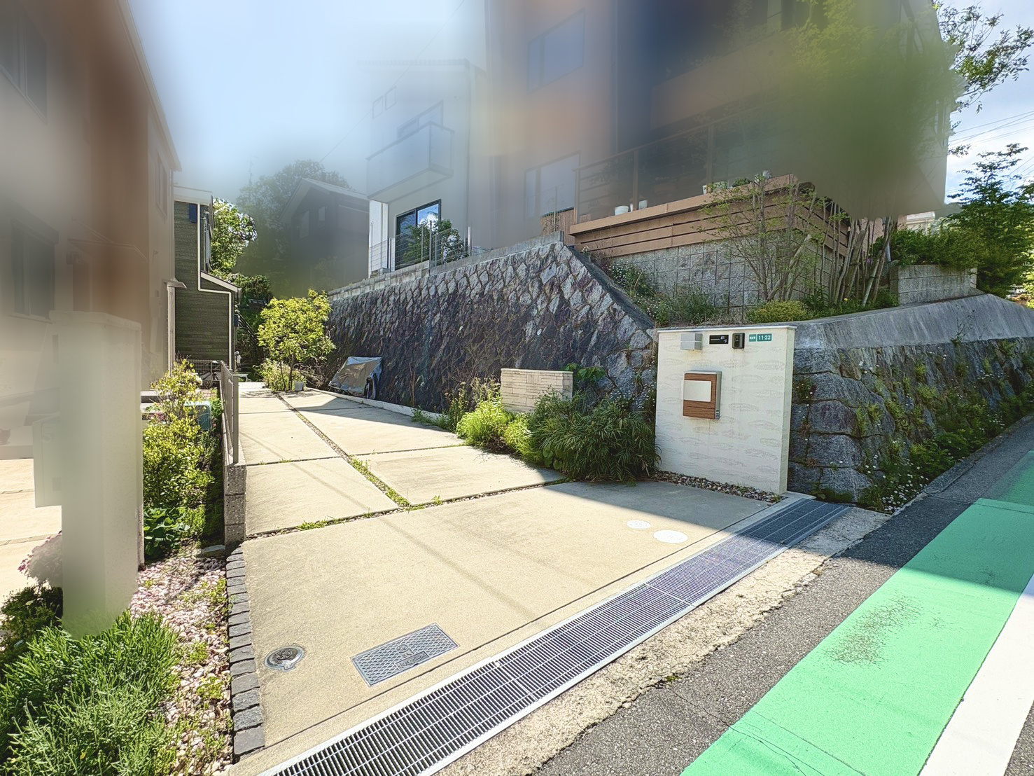 剣谷町戸建の前面道路含む現地写真|前面道路含む現地写真です