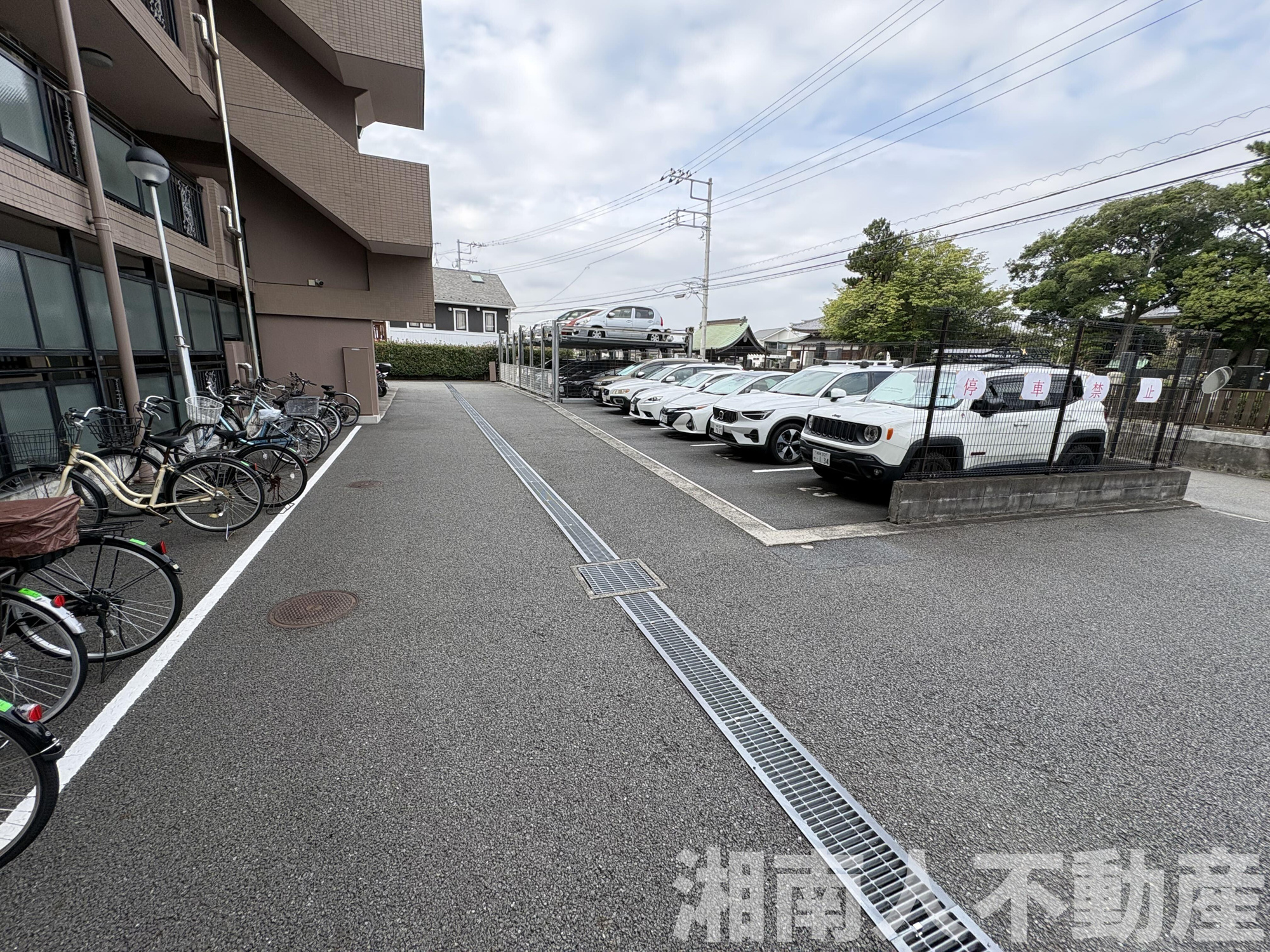 マイキャッスル湘南辻堂の駐車場|車をお持ちの方に嬉しい駐車場付きの物件です