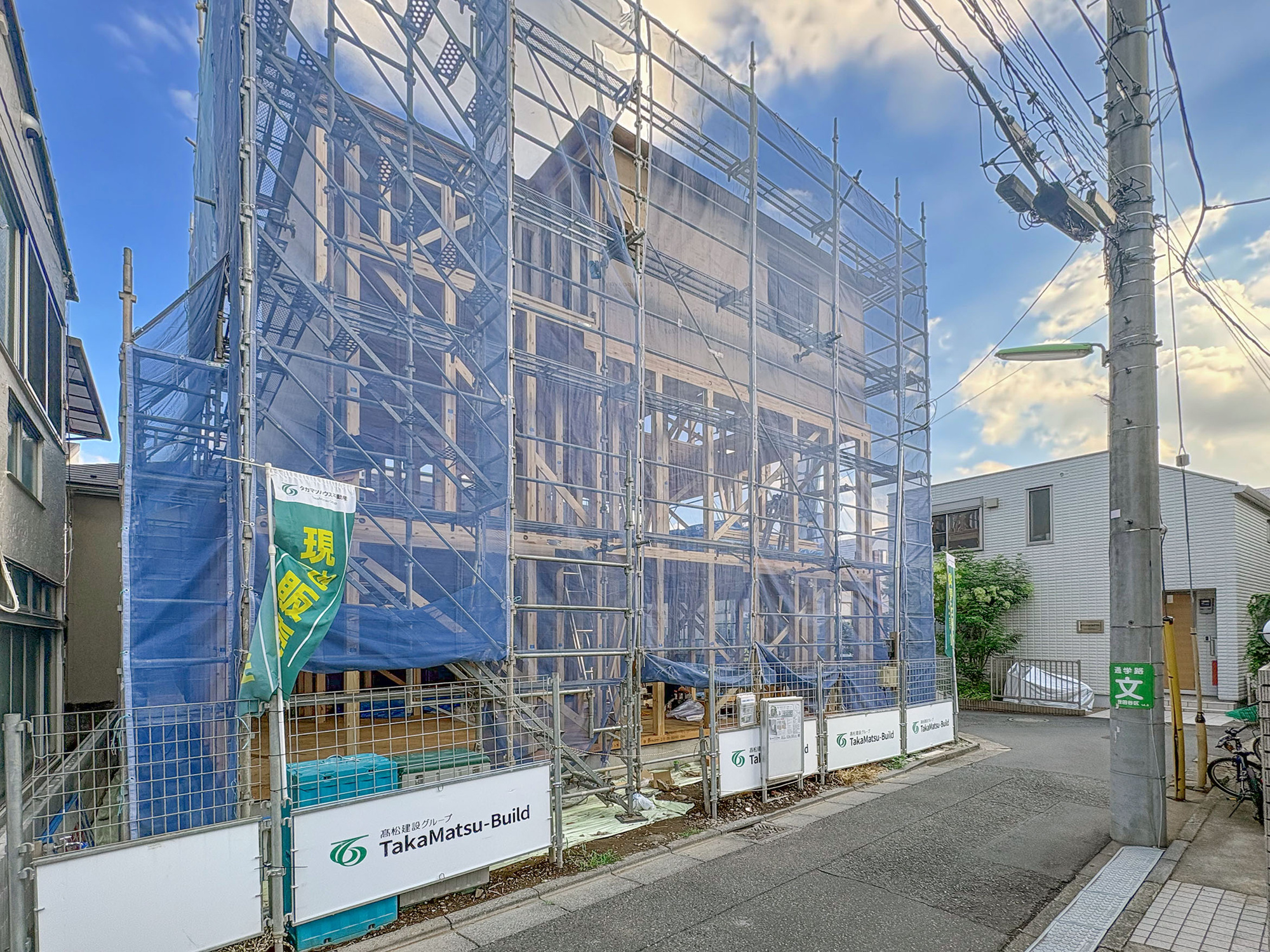 新築分譲［ミラクラス太子堂］の前面道路含む現地写真|販売現地外観（８月06日撮影）