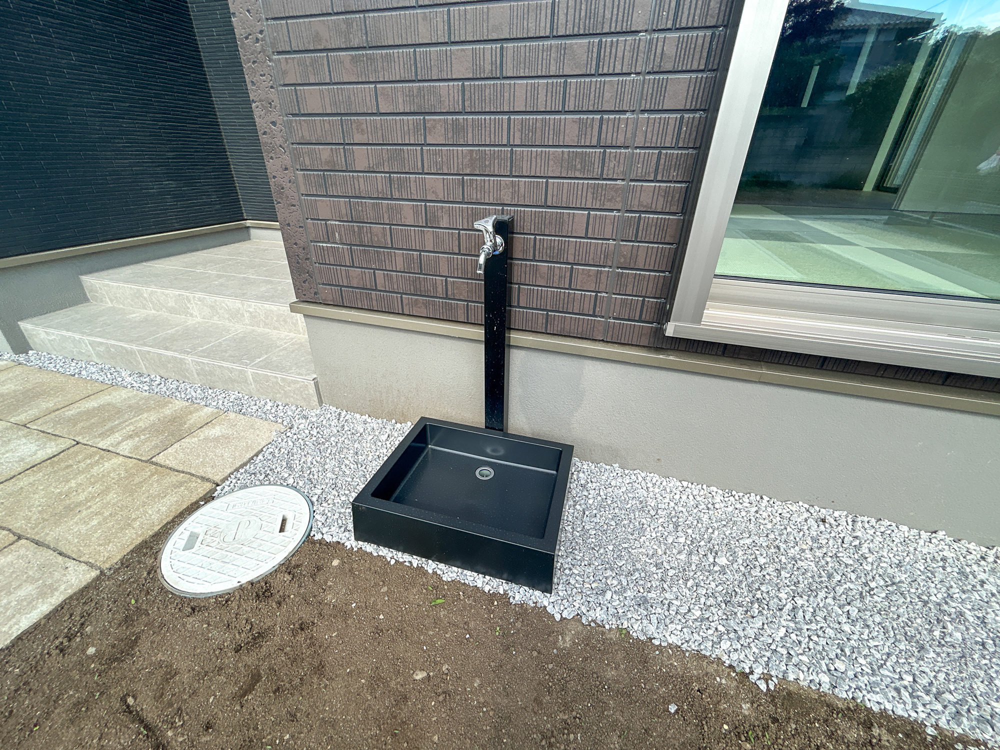 高崎市石原町3期　新築住宅全4棟の設備|お庭には、立水栓があるのでお子様のお庭遊び後もすぐに手洗いが可能です♪		