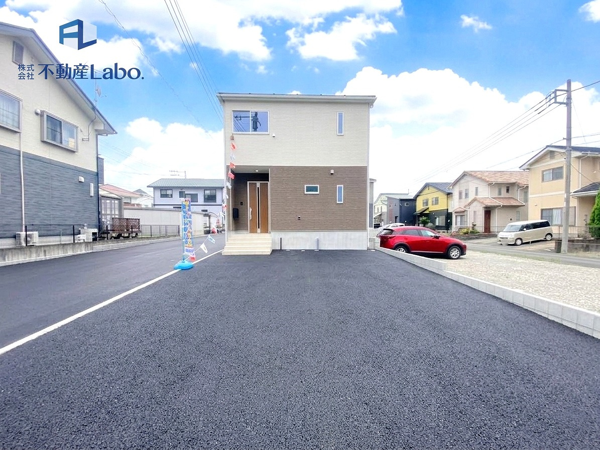 クレイドルガーデン　函南町柏谷第２　～全4棟～の外観|●駐車スペース●
4台以上駐車可能♪
並列駐車のため、車の出し入れが楽々♪