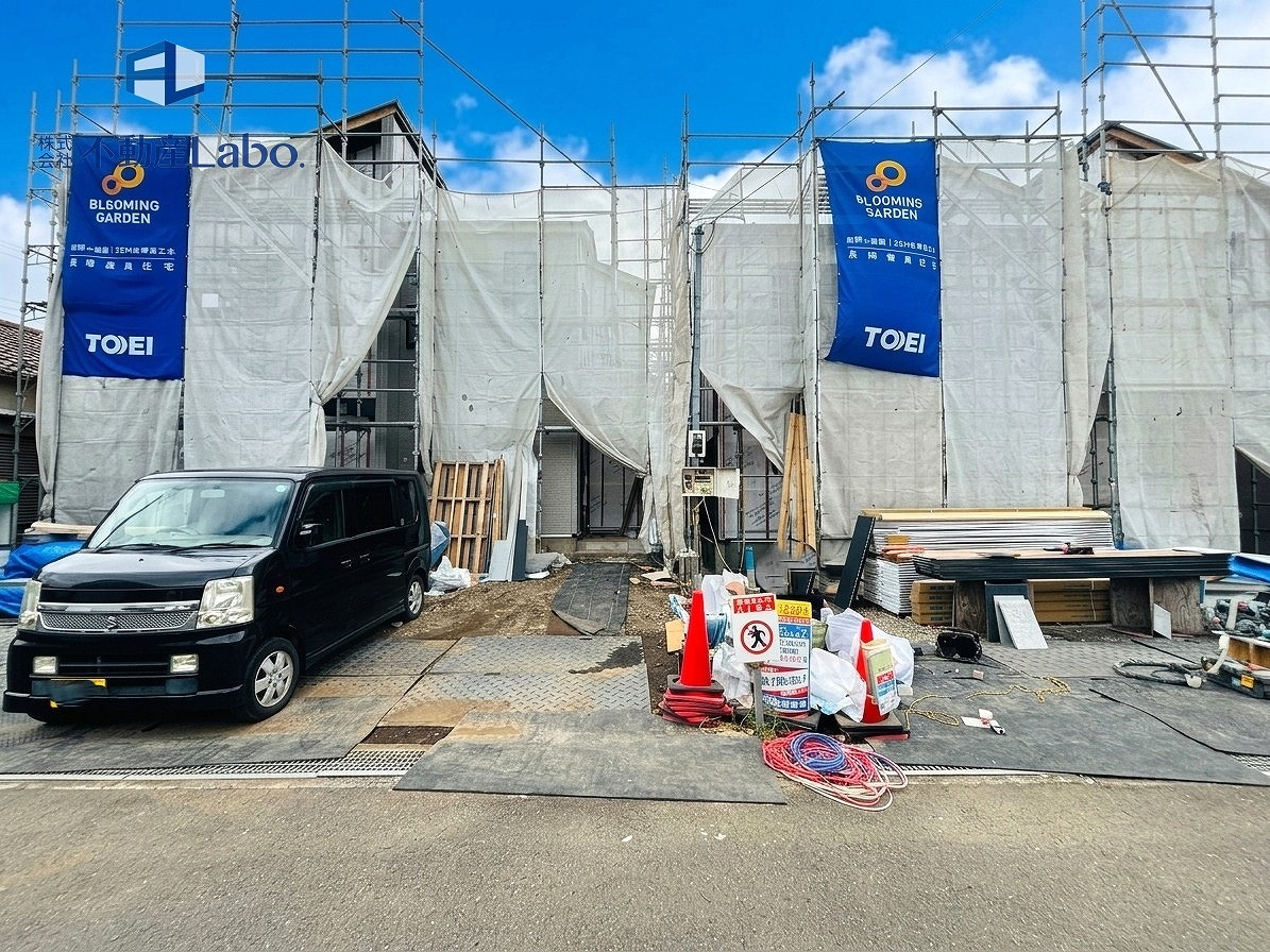 ブルーミングガーデン　沼津市東椎路　全2棟の前面道路含む現地写真