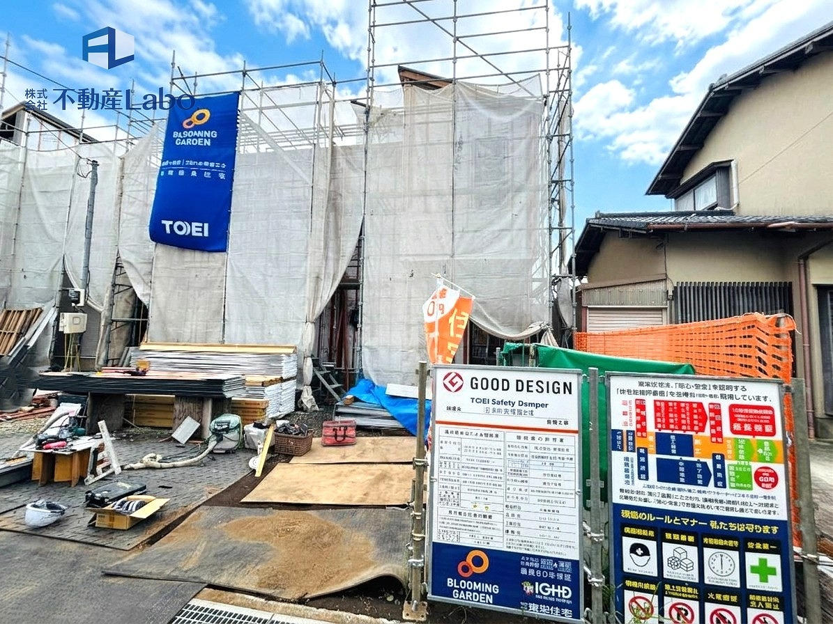 ブルーミングガーデン　沼津市東椎路　全2棟の外観|～本日ご見学が可能です～ 土日祝日はもちろん、平日のお仕事終わりのお時間でもご見学可能です♪ 未完成のため近隣にある同仕様モデルハウスの内覧も可能です！ お問い合わせは054-291-5201まで♪