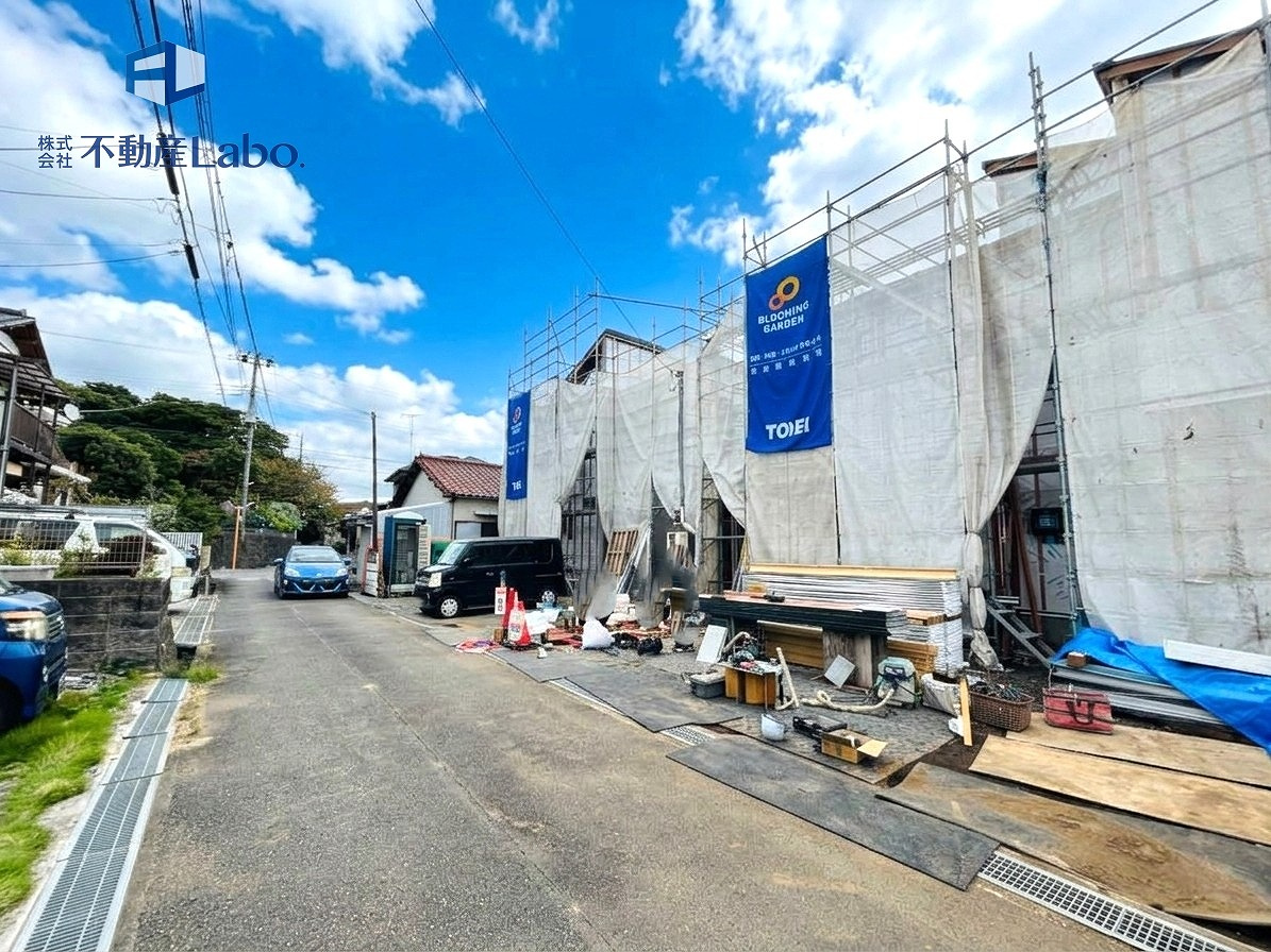 ブルーミングガーデン　沼津市東椎路　全2棟の前面道路含む現地写真|完成に向けて工事が着々と進行中♪
現地では建設の様子をご覧いただけます♪