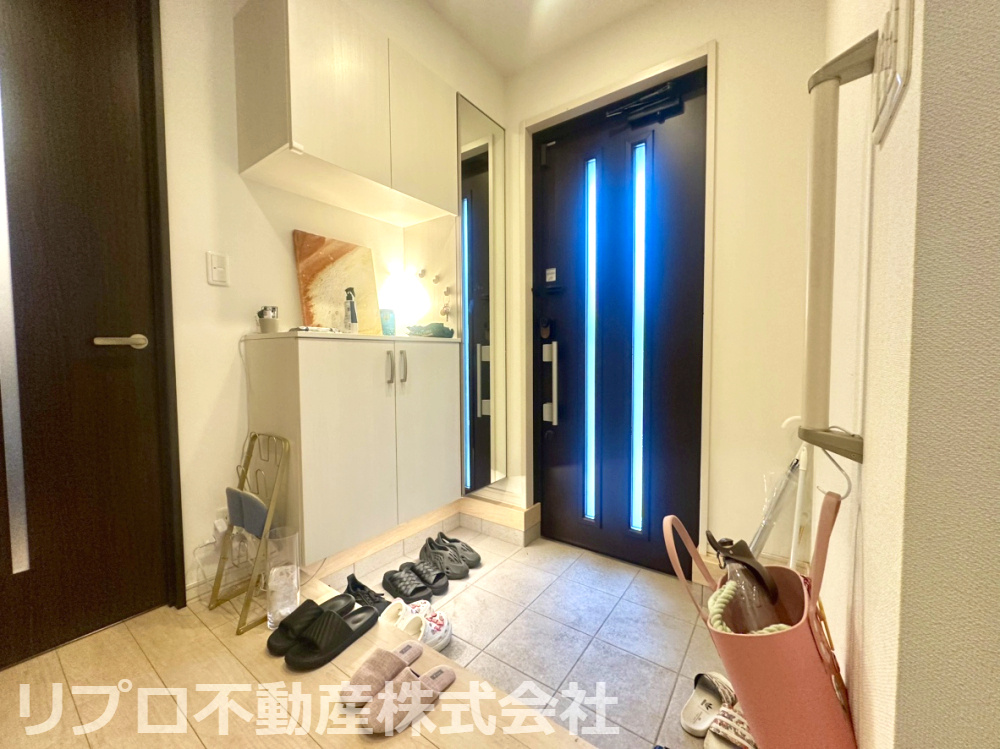 印西市東の原2丁目の玄関|トールサイズのシューズＢＯＸがあり、ご家族皆様の靴を収納しスッキリとした空間にできます！