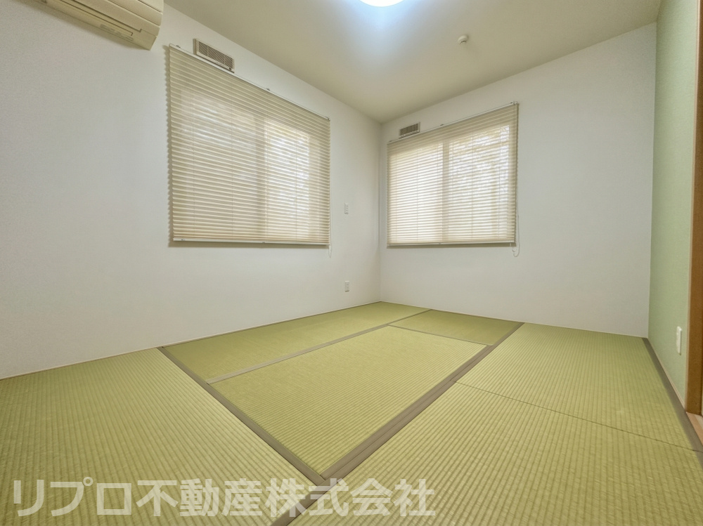 印西市東の原2丁目の和室|リビングに隣接した和室は、収納スペースやお子様の遊び場など、さまざまな用途に活用できます♪※AI画像使用しています