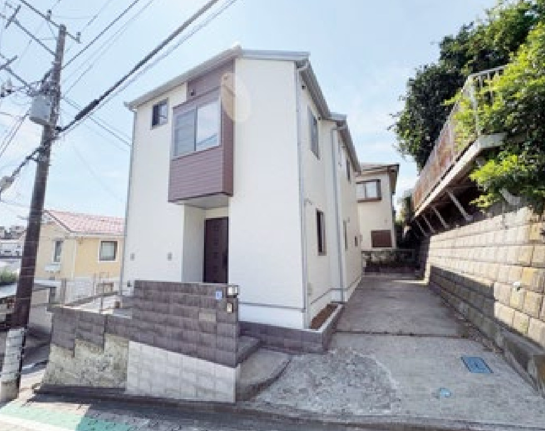 横浜市南区六ッ川4丁目 中古戸建て【仲介手数料無料】カースペース2台の外観