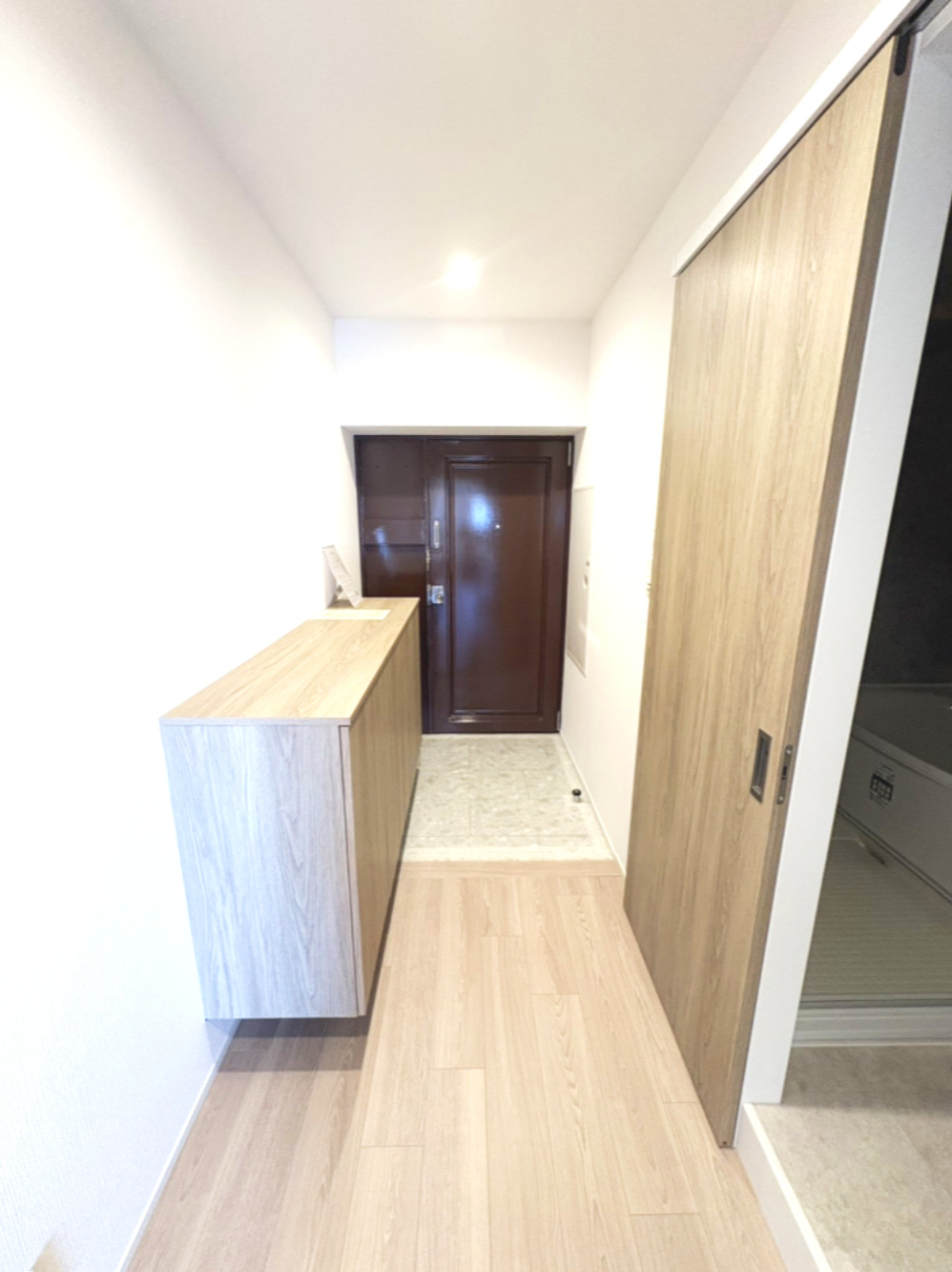 日商岩井高槻マンションの玄関|収納もある玄関です。