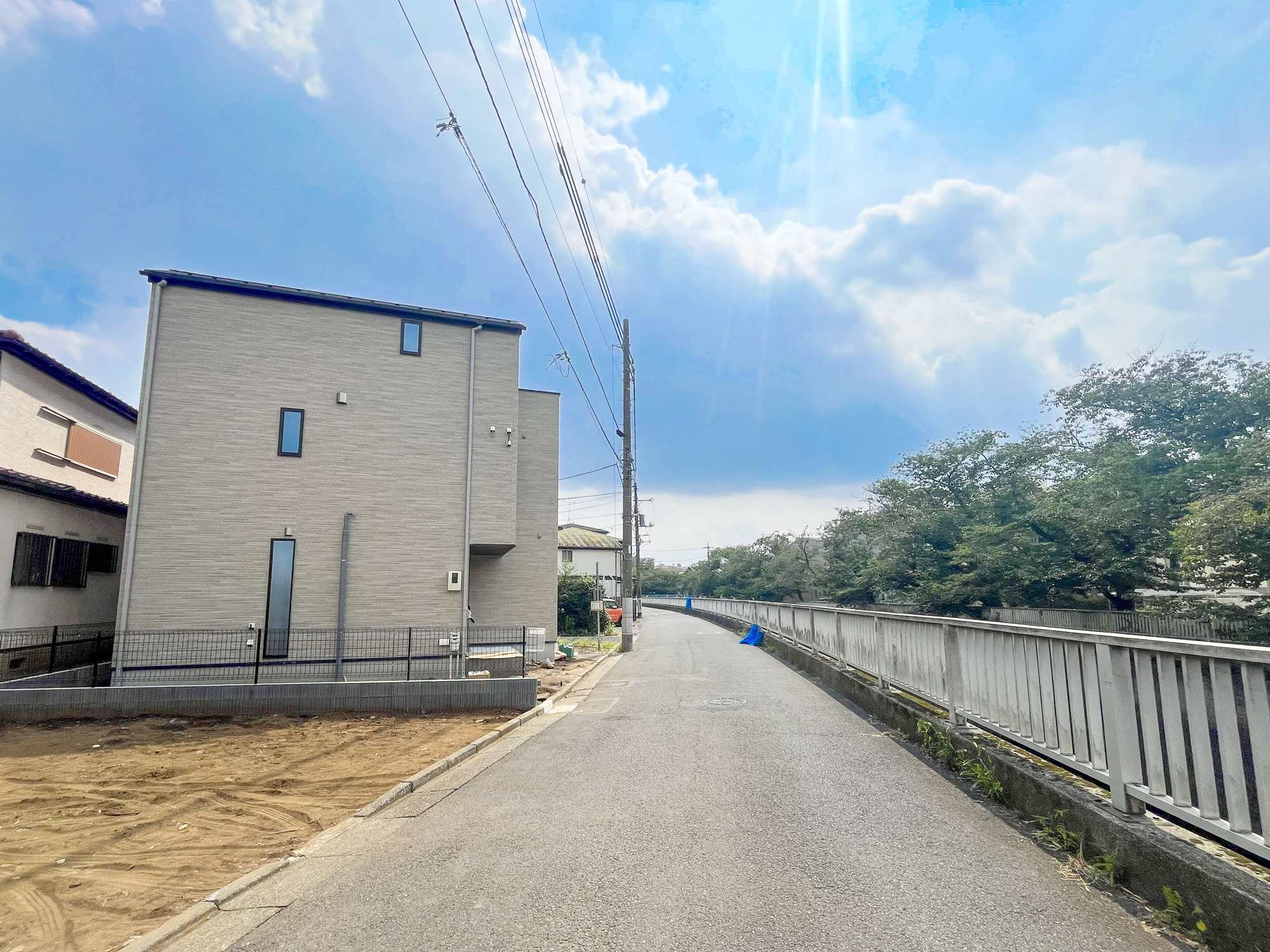 新築分譲［ミラクラス練馬Ⅲ］の前面道路含む現地写真|現地外観写真