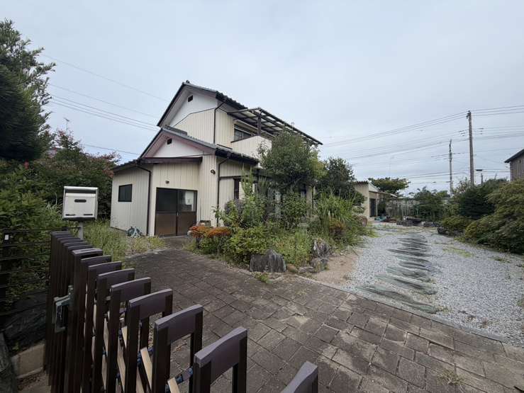 南羽生2丁目　中古戸建：車庫付！雨の日も快適なカーラーフをサポート
