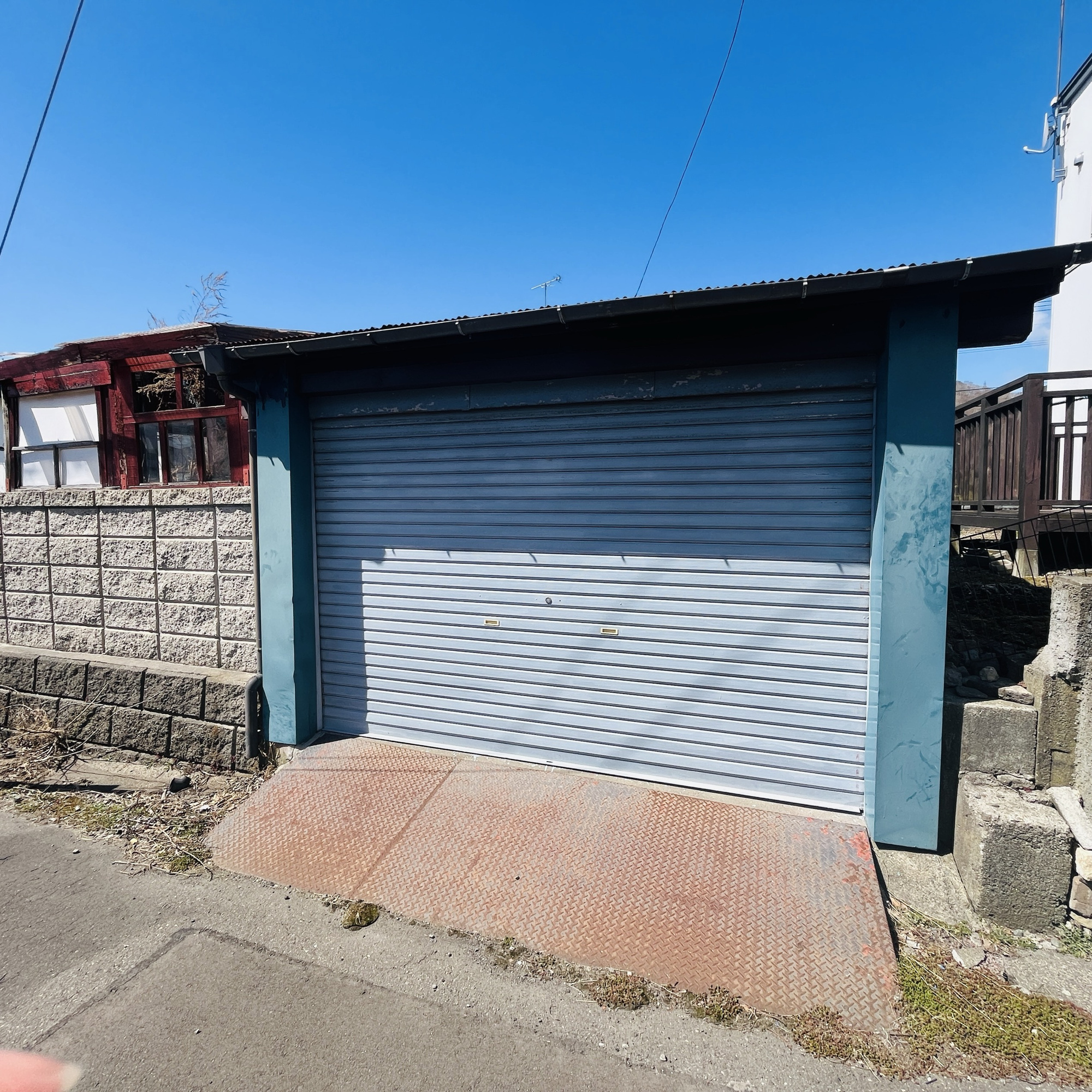 登別市若草町3丁目26-13　中古住宅の駐車場
