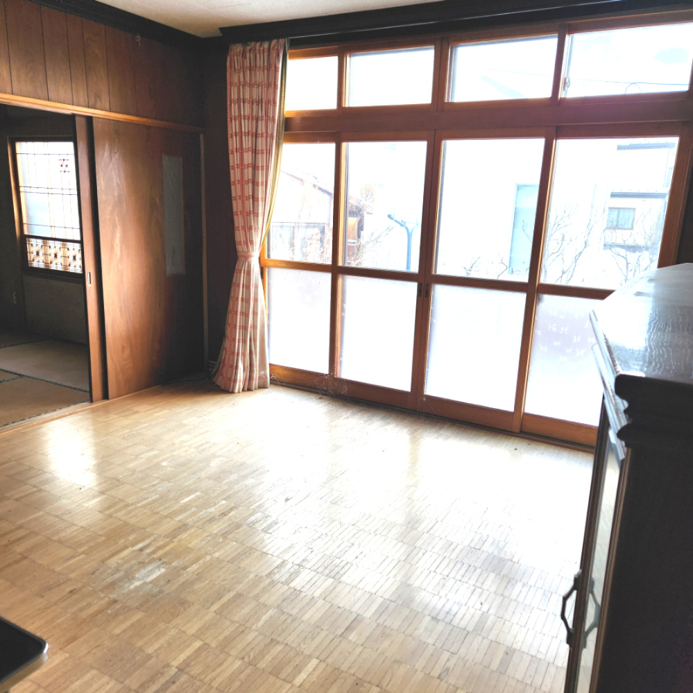 登別市若草町3丁目26-13　中古住宅の居間・リビング