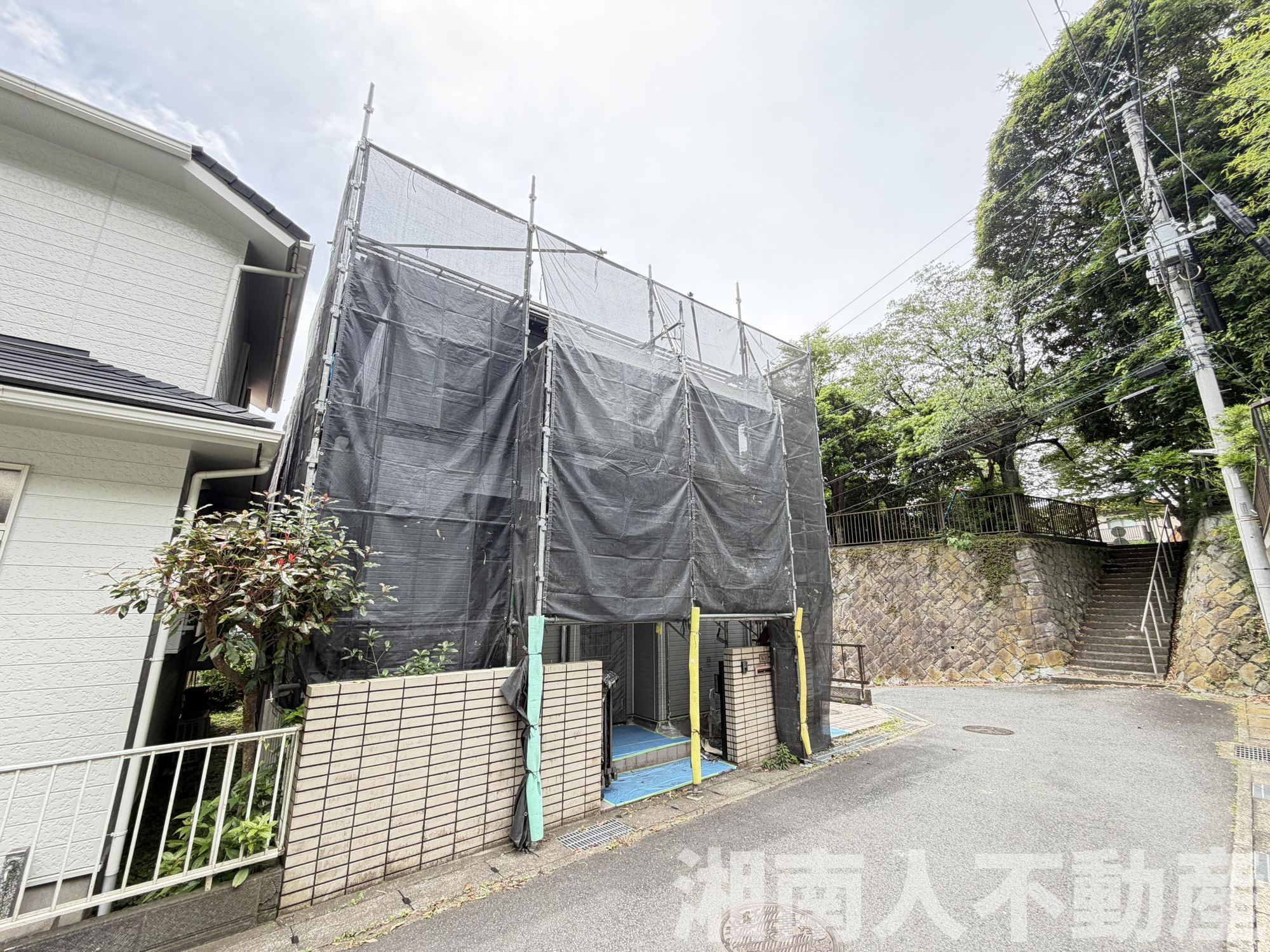 逗子市久木５丁目１６８２－１２戸建ての前面道路含む現地写真|前面道路含む現地写真です