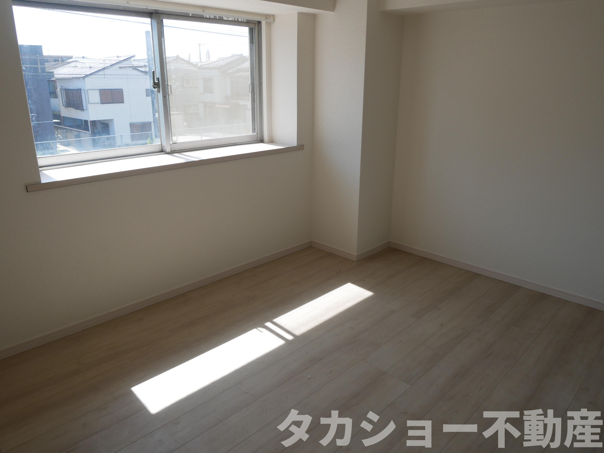 ハイム若草の洋室|落ち着いた色調の洋室です