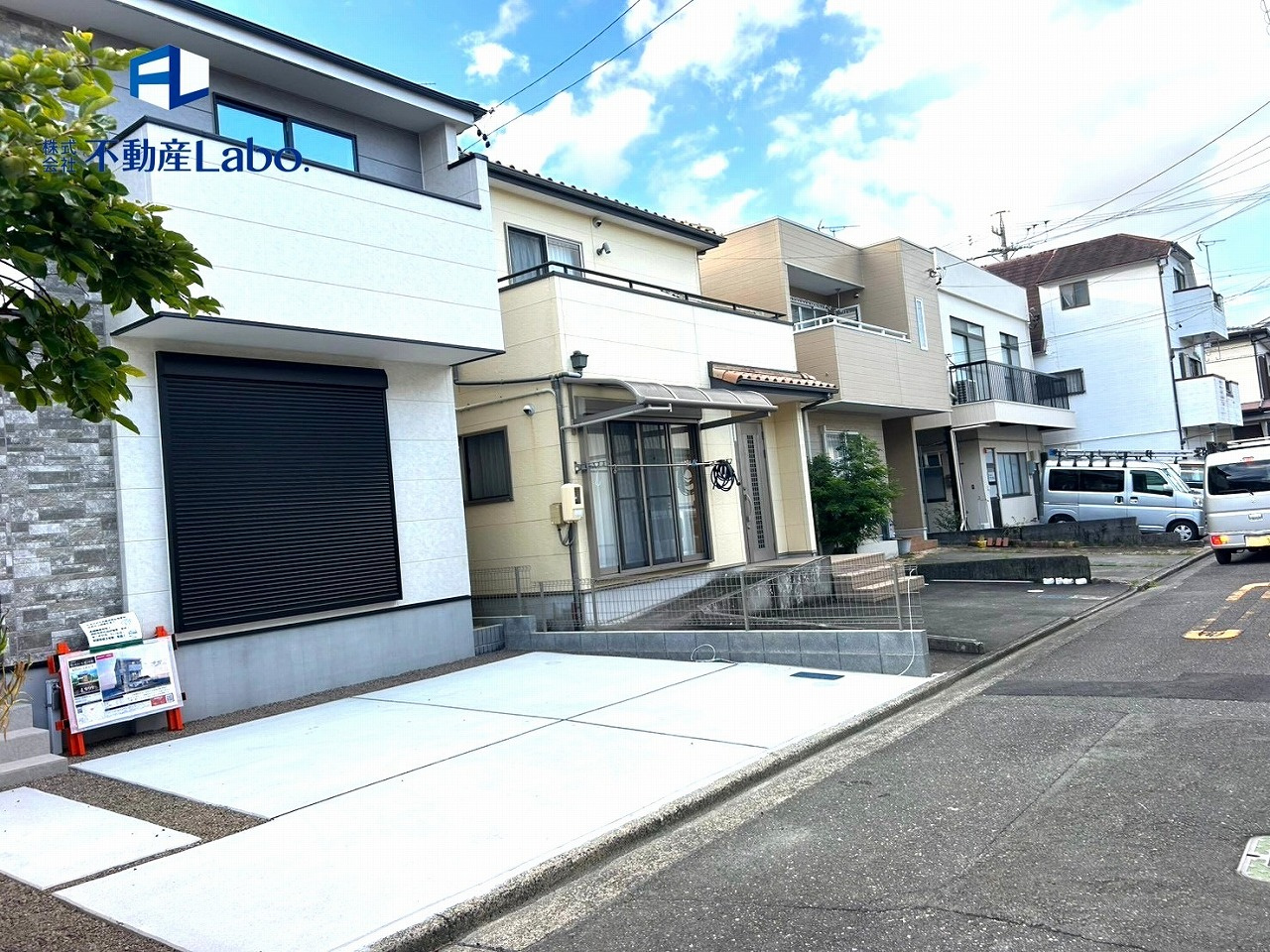 ケイアイグレイス　静岡市駿河区小鹿　10期　全1棟の前面道路含む現地写真|２台以上駐車可能♪
並列駐車のため、車の出し入れが楽々♪