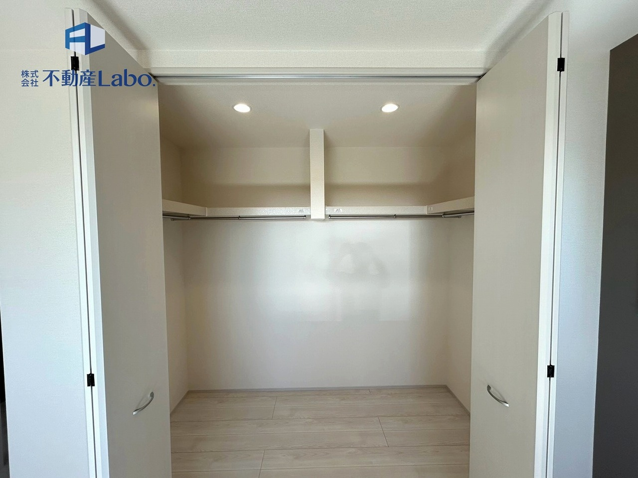 リーブルガーデン　富士市大淵　全5棟の収納|●ウォークインクローゼット● 単なる収納を超えて「暮らしの質」をぐっと高めてくれる空間です。見た目のすっきり間だけでなく、日々の導線や気分も高めてくれます♪
