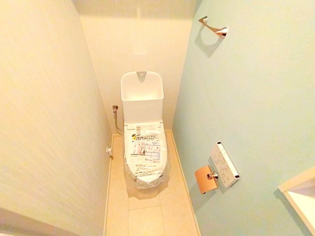藤沢市白旗四丁目戸建のトイレ|ゆったりとした空間のトイレです