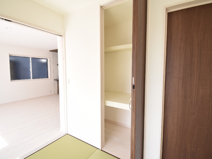 【２号棟：和室物入】