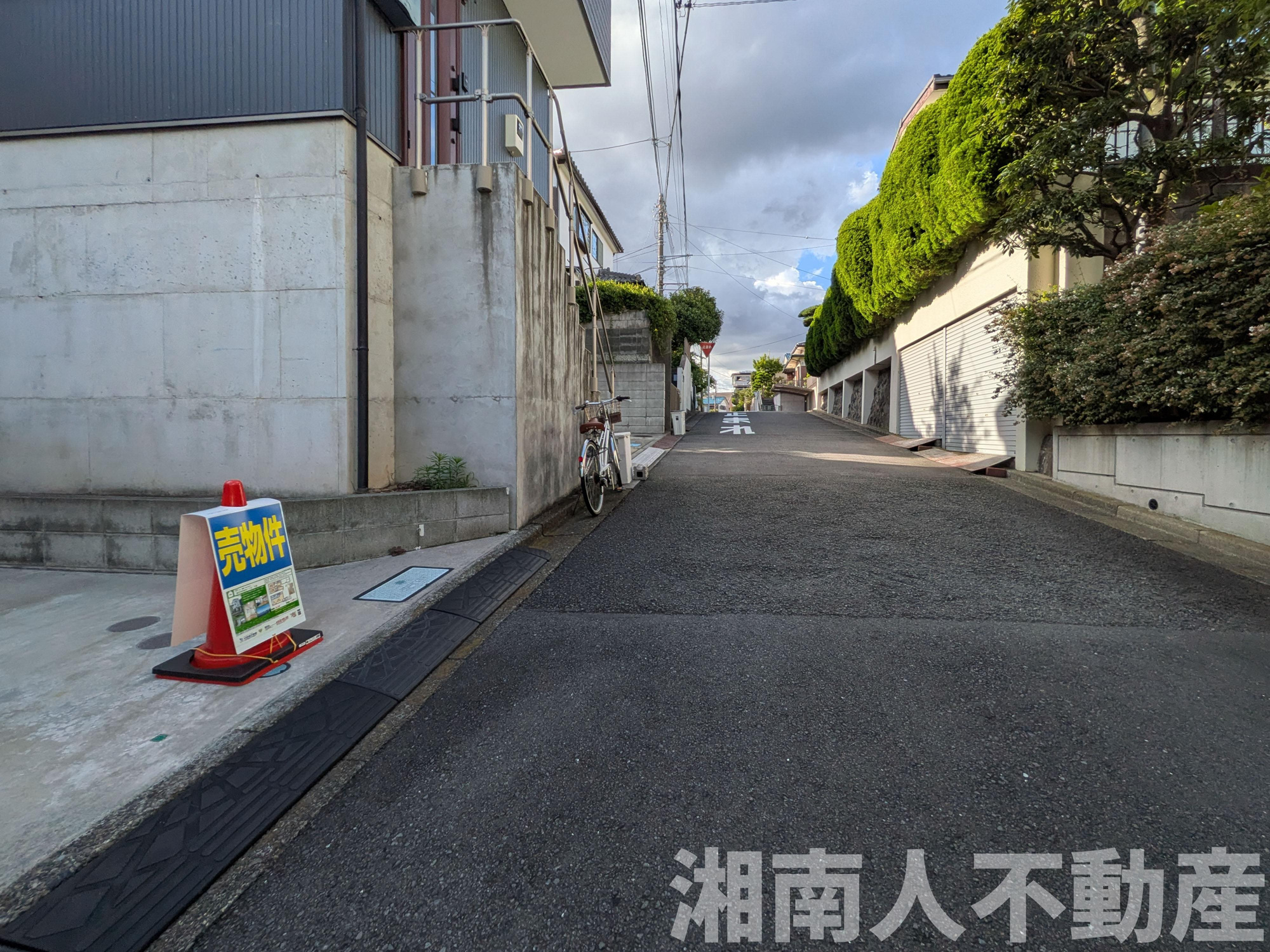 藤沢市弥勒寺１丁目１４－９戸建の前面道路含む現地写真|前面道路含む現地写真です