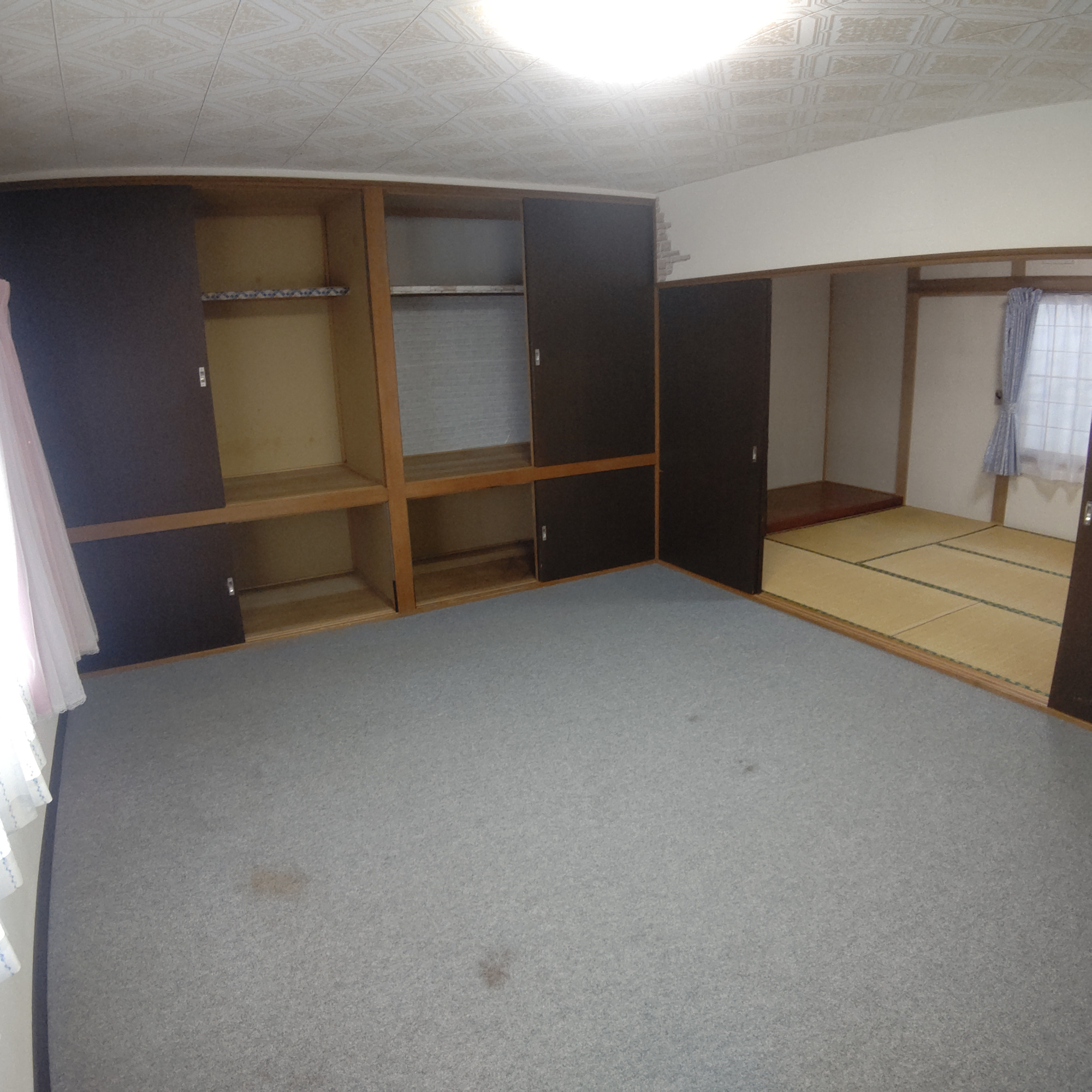 室蘭市母恋北町2丁目13-6　中古住宅の洋室