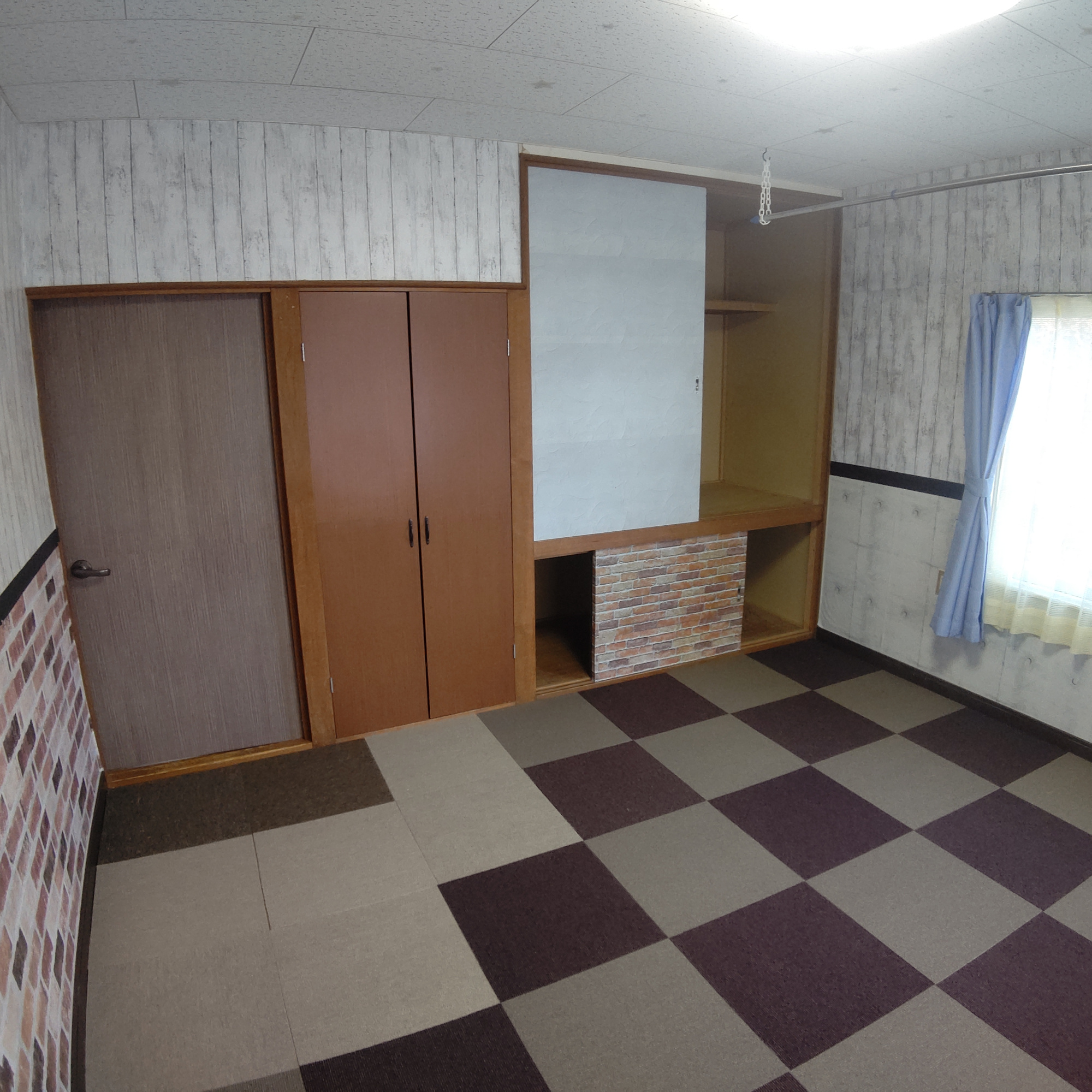 室蘭市母恋北町2丁目13-6　中古住宅の洋室