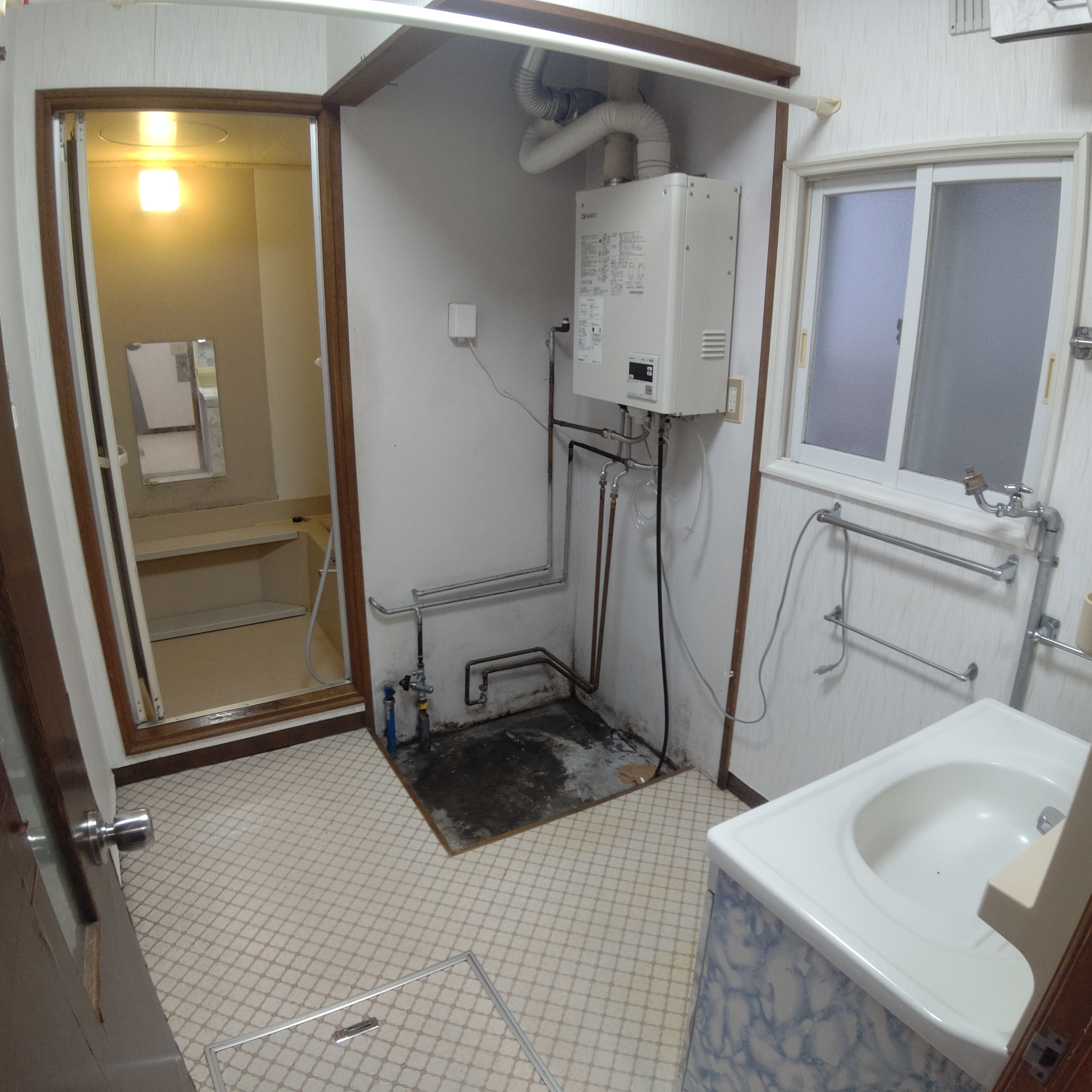 室蘭市母恋北町2丁目13-6　中古住宅の脱衣所
