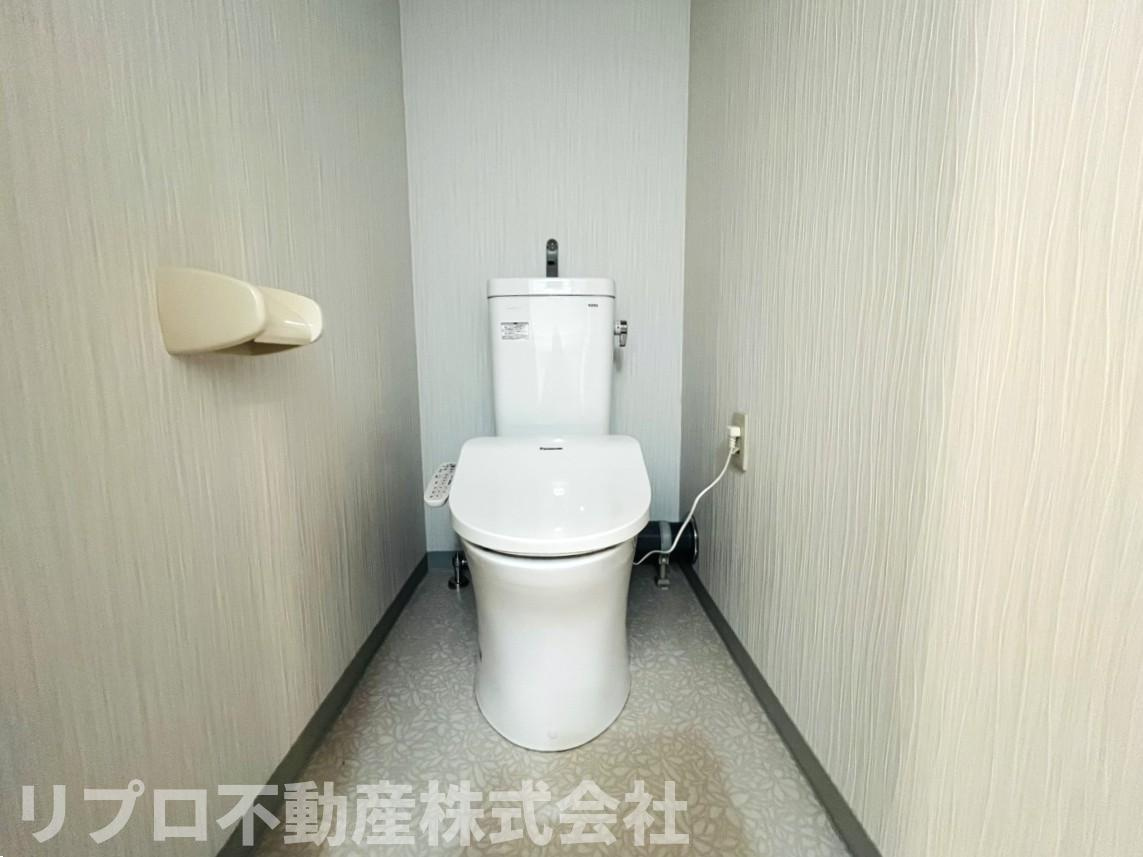 北柏ライフタウン3号棟1階のトイレ|温水洗浄便座に交換済みです♪