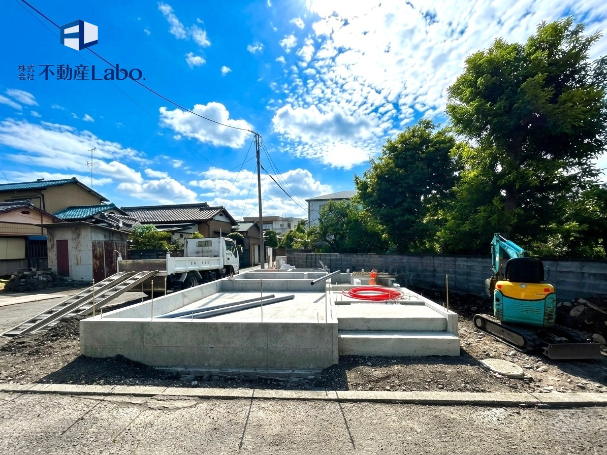 富士市　横割一丁目　6期　全1棟の外観|8月中基礎建築中のお写真です♪