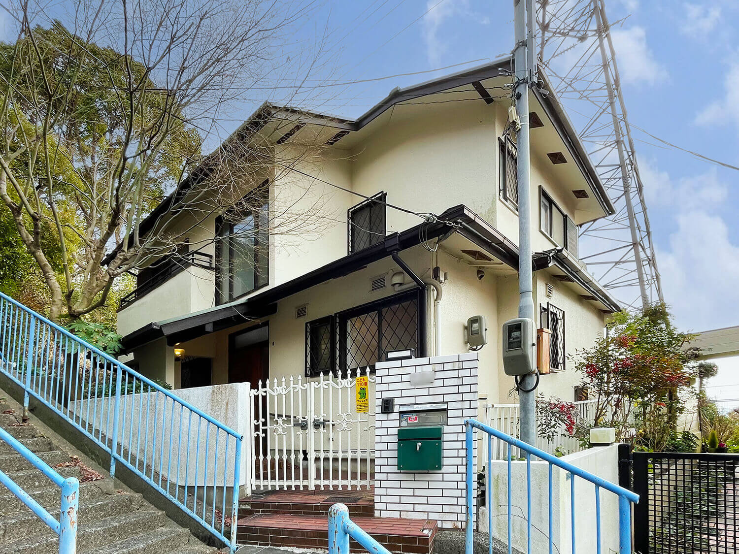 東灘区住吉台中古戸建の外観|自然に囲まれた日当りのいい物件です♪