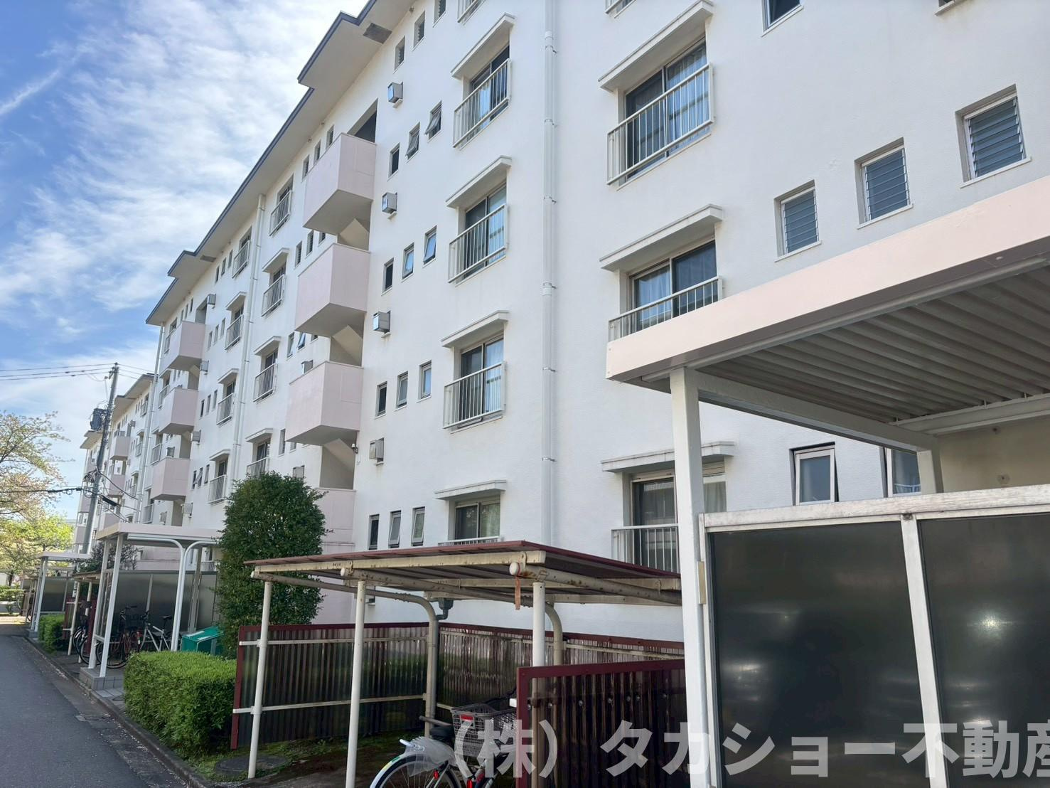 高洲二丁目団地　8号棟の外観