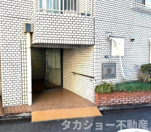 ダイアパレス千葉新田第一のエントランス