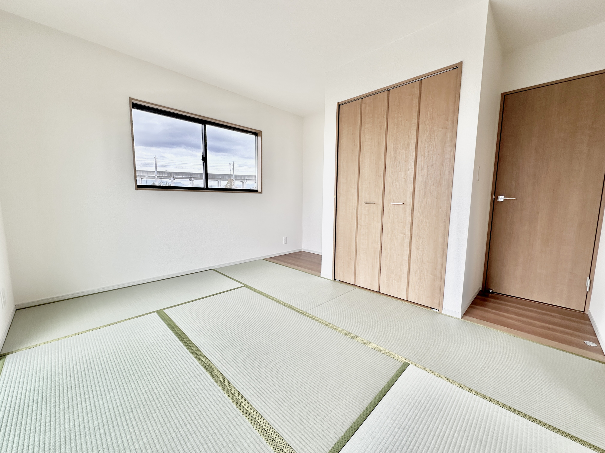 那須塩原市西幸町の新築一戸建の和室|洋室畳敷き、畳があることにより客間や落ち着いた空間になります。