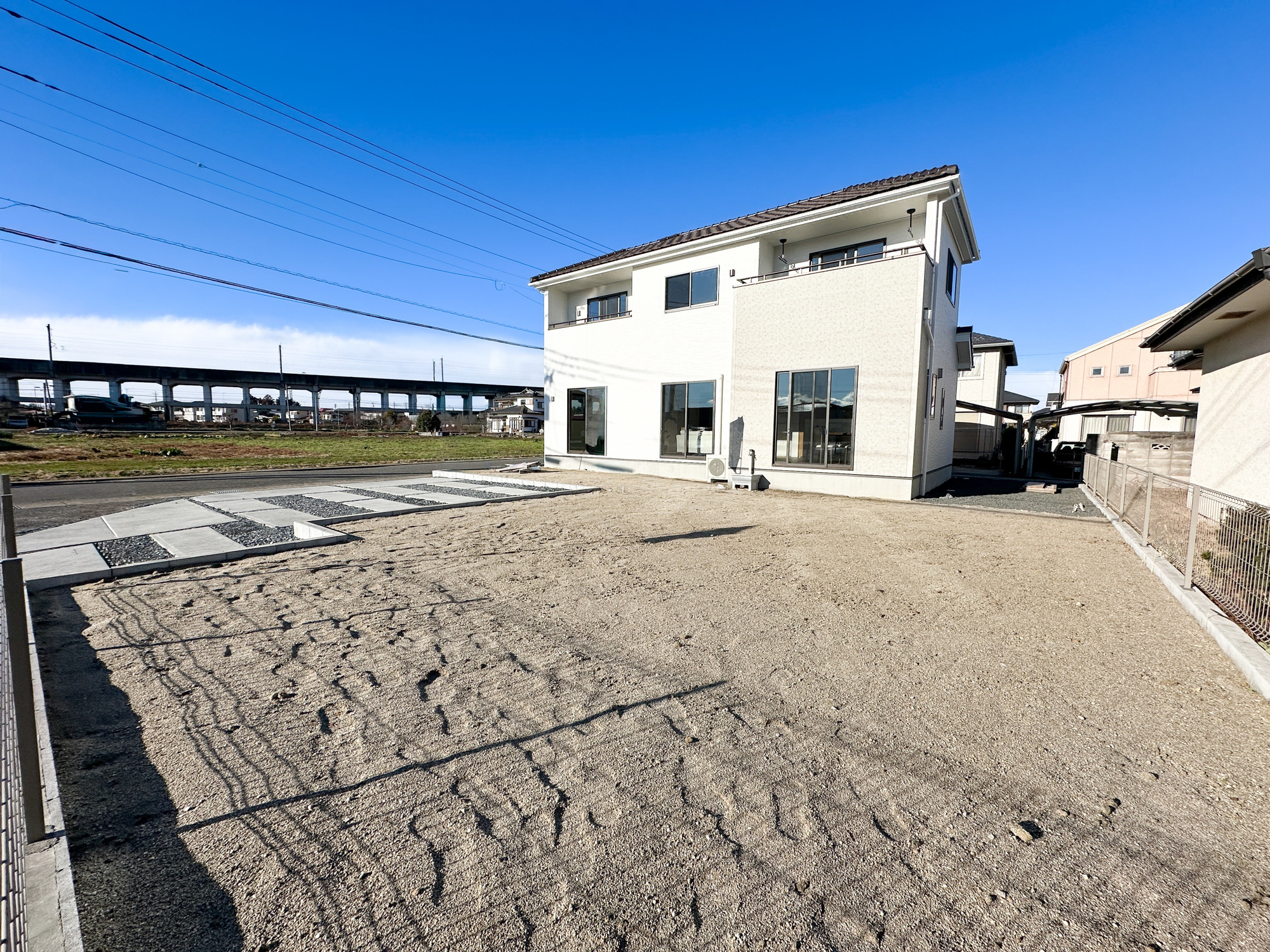 那須塩原市西幸町の新築一戸建の前面道路含む現地写真|お庭での家庭菜園・ガーデニングを通じて、お子様と一緒に育てていくと、思い出も増えていきそうですね♪