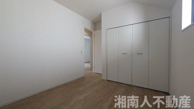 藤沢市片瀬４丁目２２１６－６０新築戸建ての洋室|広々とした洋室です